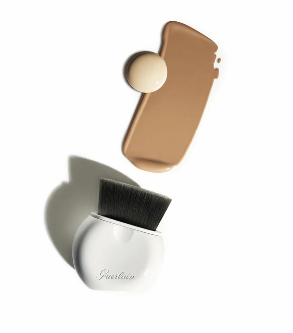 Guerlain L’Essentiel Retractable Foundation Brush Foundation Brushes 6 Guerlain L’Essentiel Retractable Foundation Brush Foundation Brushes - Image 4